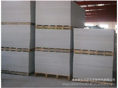 从特价美岩板看建筑装饰材料的差异化竞争——以成都蓉渝辉为例